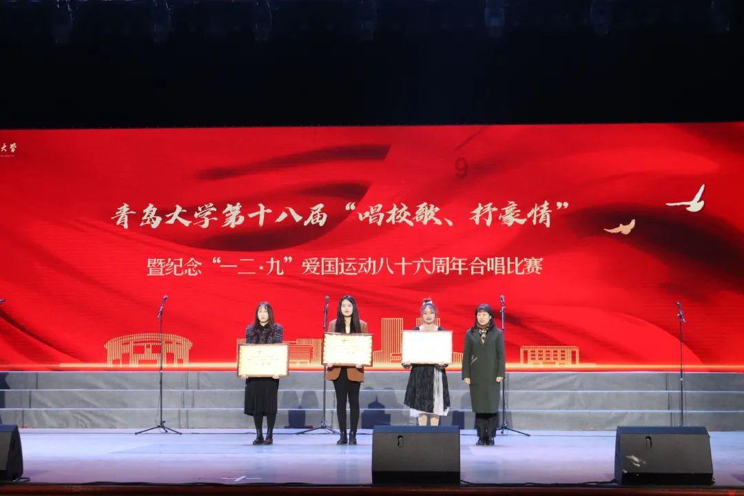 范丞丞校园制服写真,拽拽的酷帅模样,有没有戳中你的少女心!