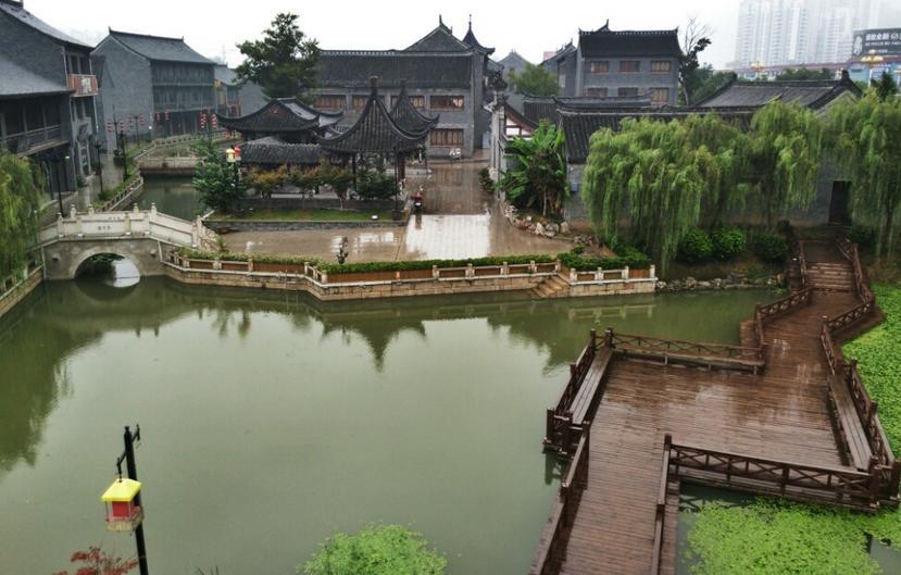 《年会不能停》戏外笑到喷饭，大鹏爆改古装美男、白客研读ABO...